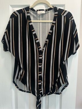 lavender field Black Striped Button-Front Tie Top